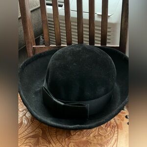 Madcap’s Black women’s Wide-Brim Hat